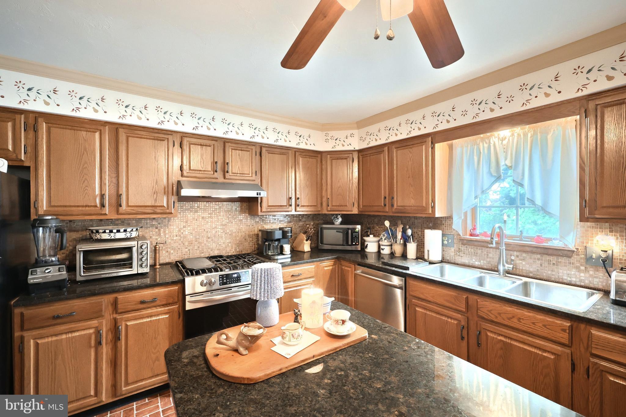 WASHINGTON AVE - Residential