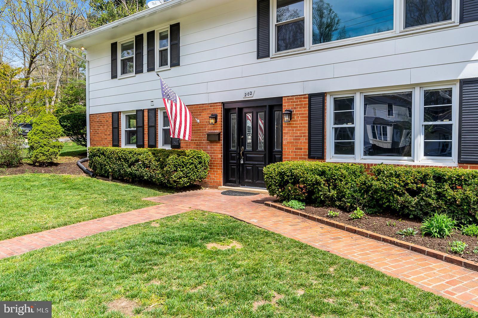 HUNTER MILL ESTATES - Residential