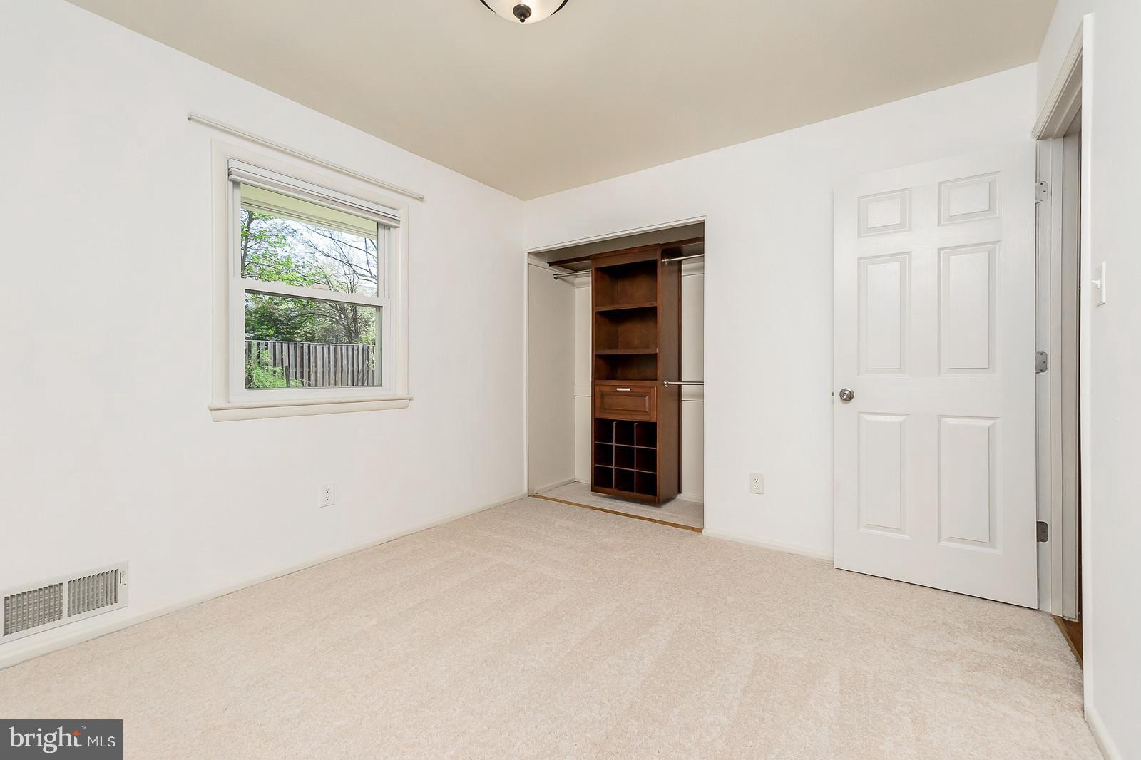 HUNTER MILL ESTATES - Residential