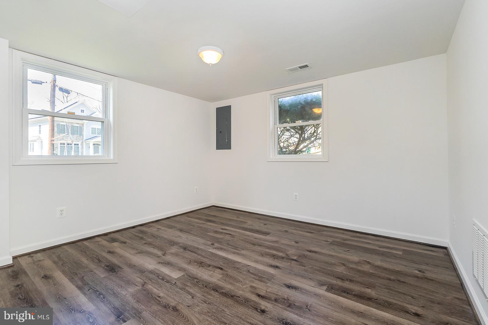 HUNTER MILL ESTATES - Residential