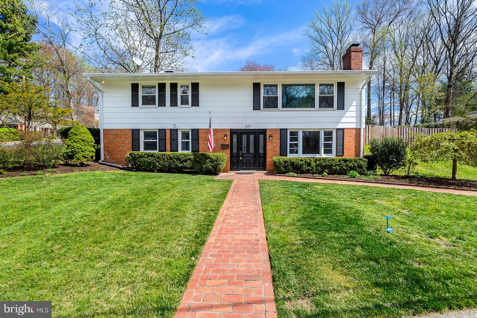 HUNTER MILL ESTATES - Residential