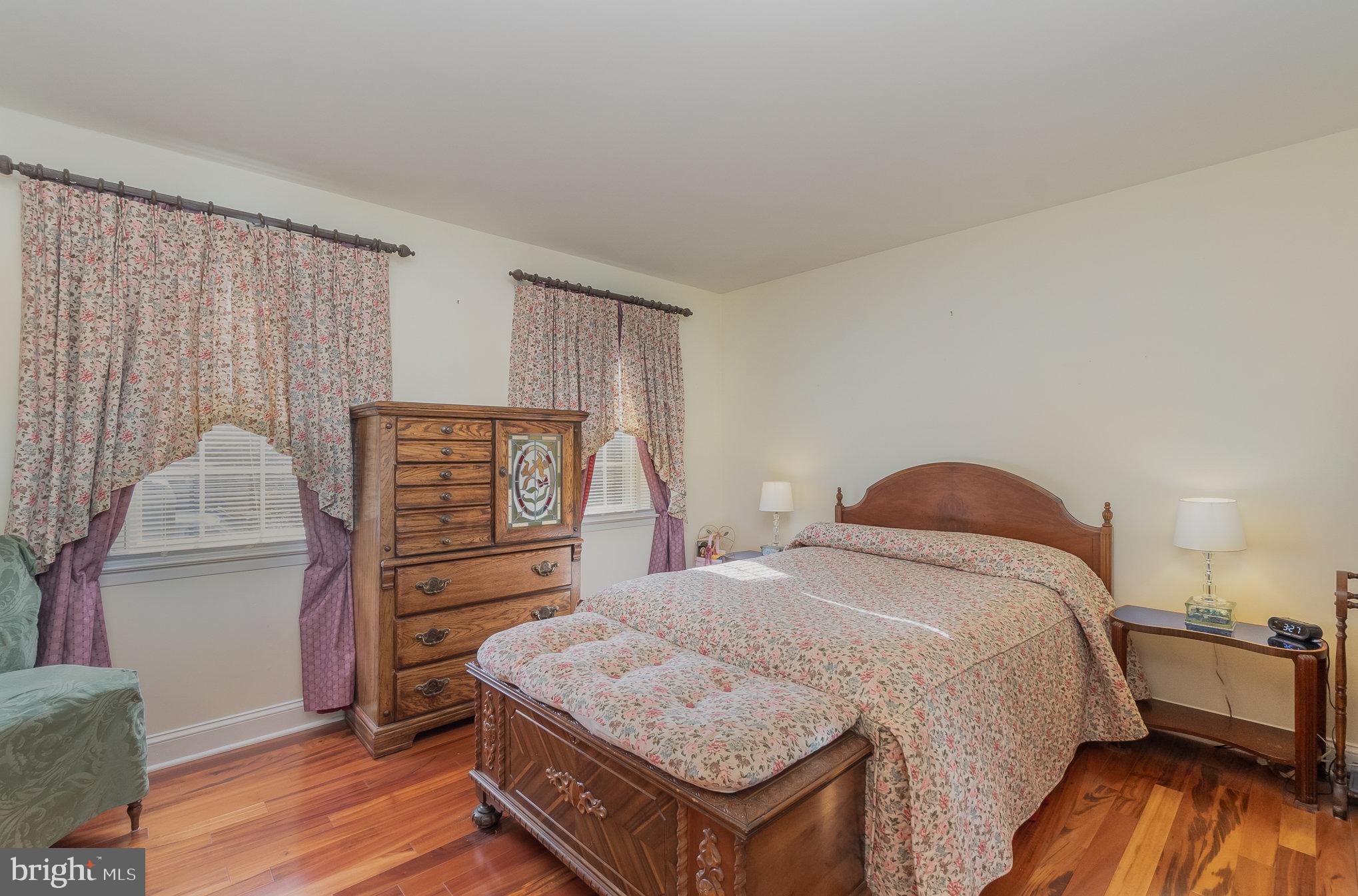 HARBOUR OAKS - Residential