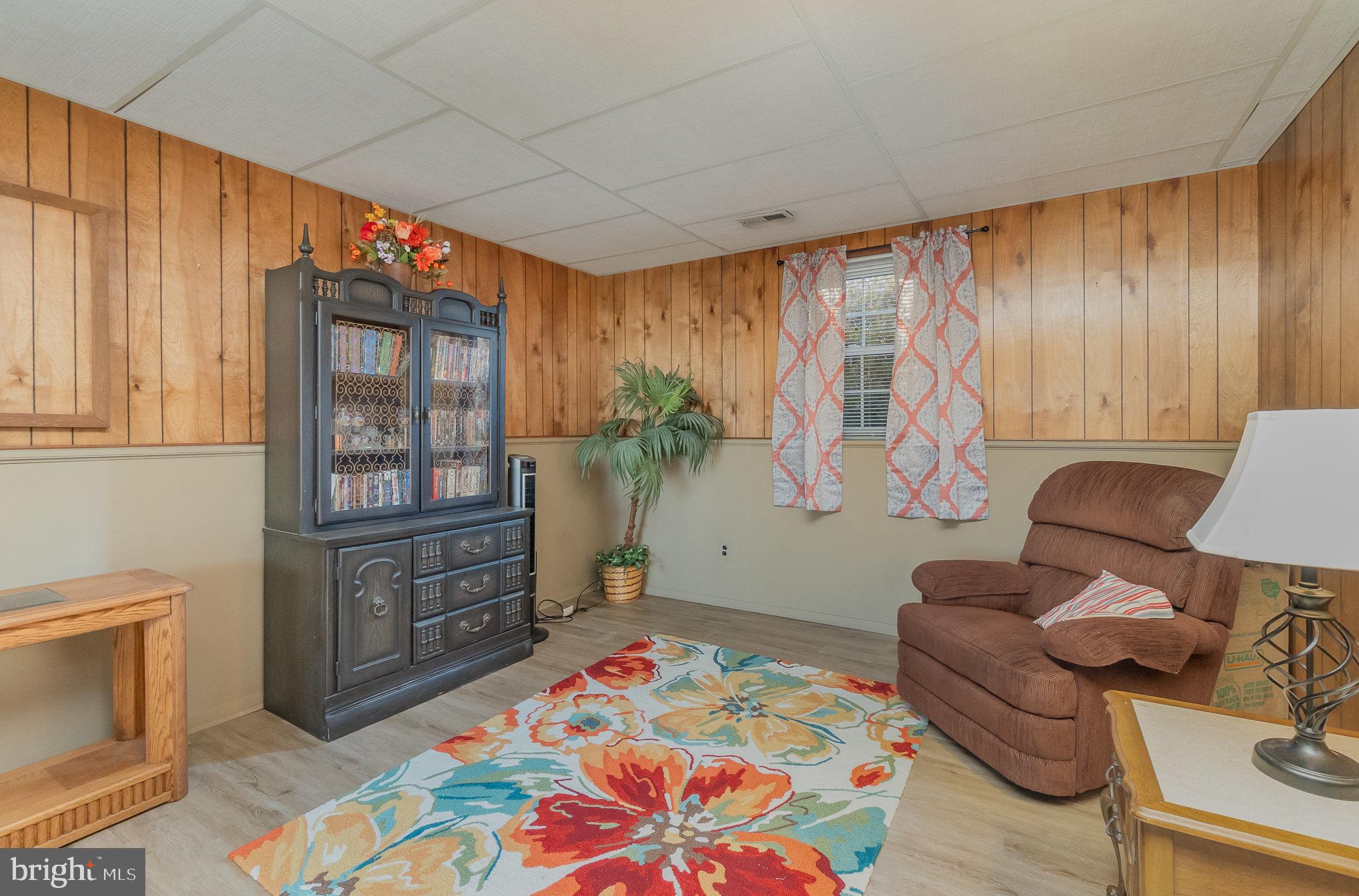 HARBOUR OAKS - Residential