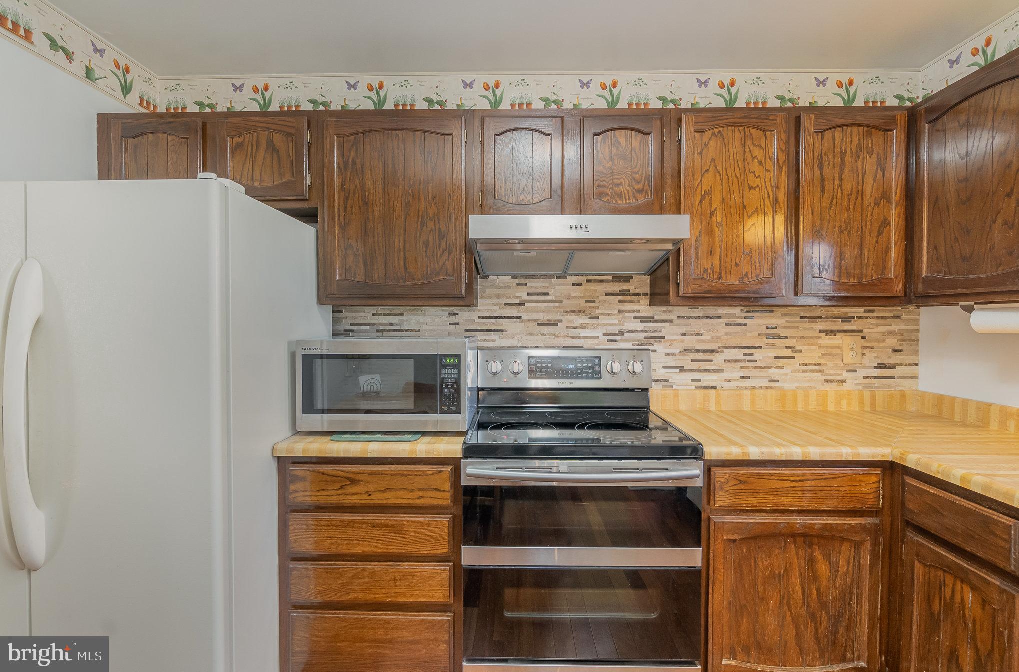 HARBOUR OAKS - Residential