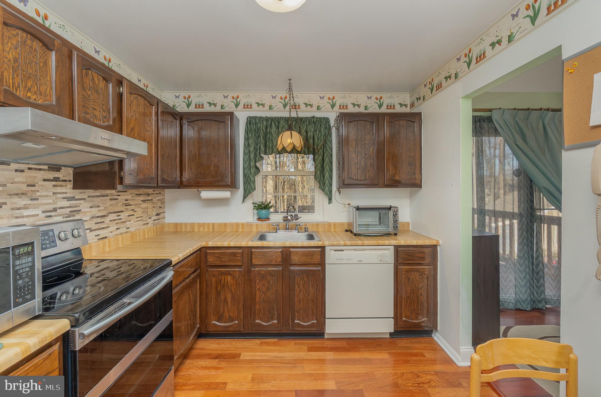 HARBOUR OAKS - Residential