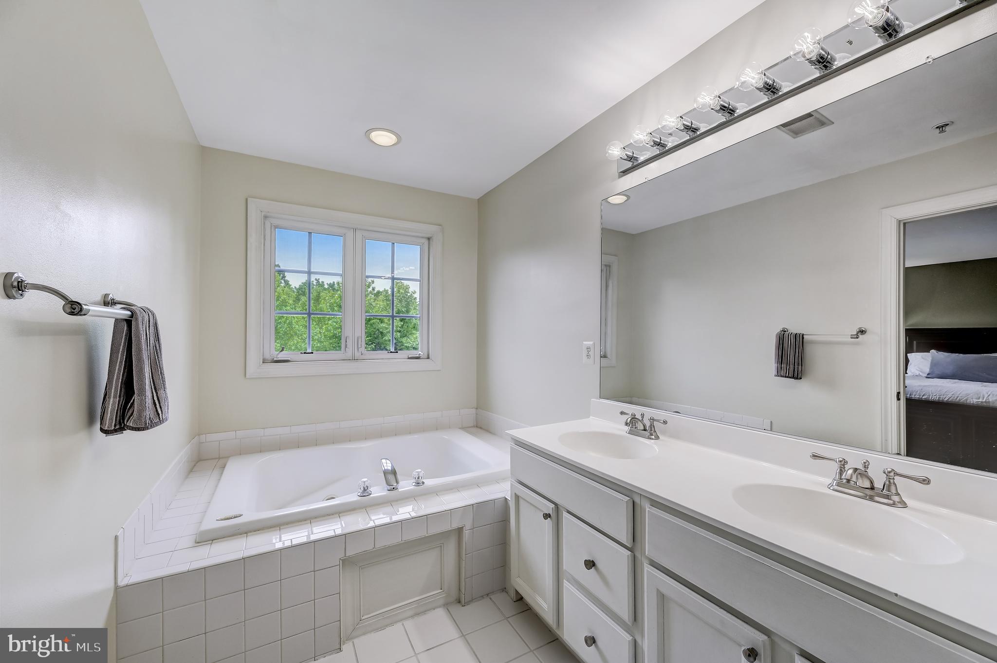 WAVERLY WOODS - Residential