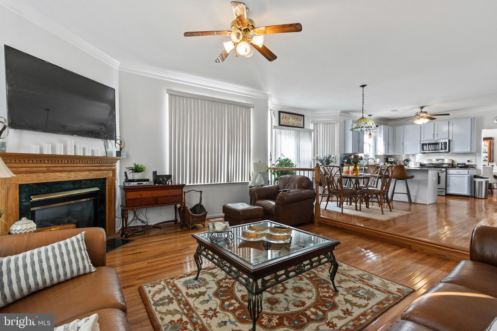 CONSTITUTION HILLS - Residential