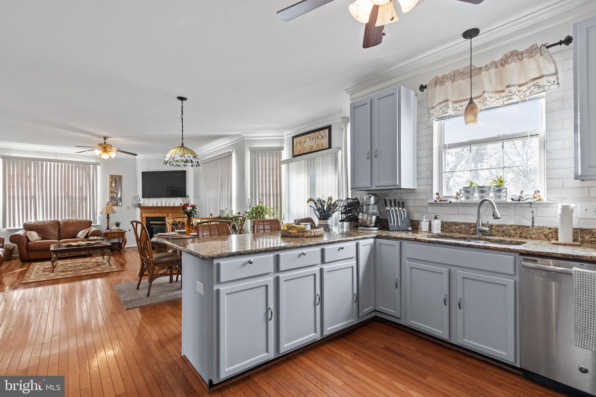 CONSTITUTION HILLS - Residential