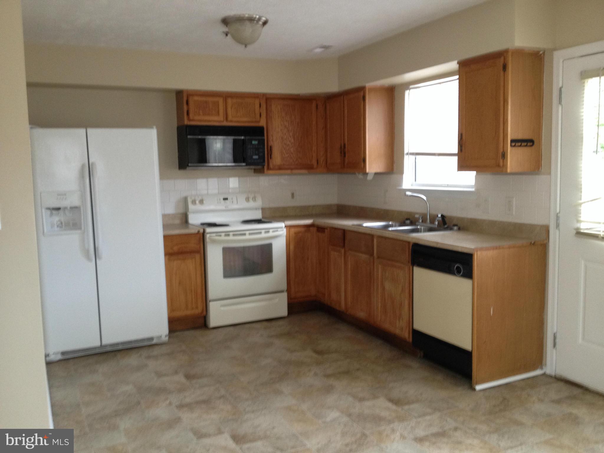 WESTBURY - Residential Lease