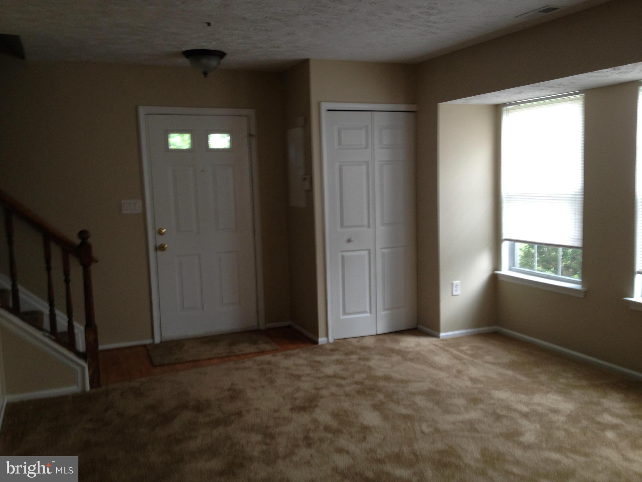 WESTBURY - Residential Lease