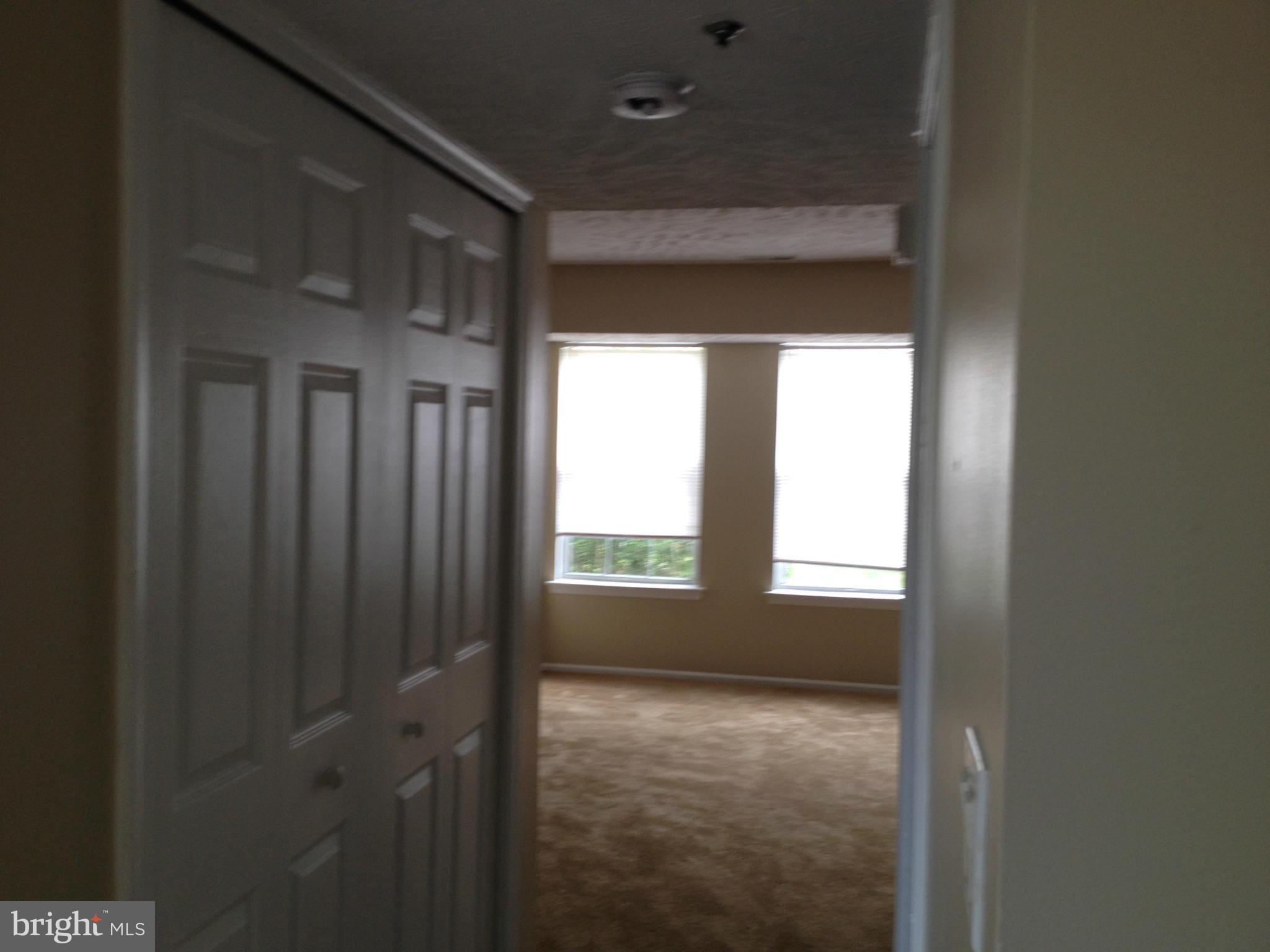 WESTBURY - Residential Lease