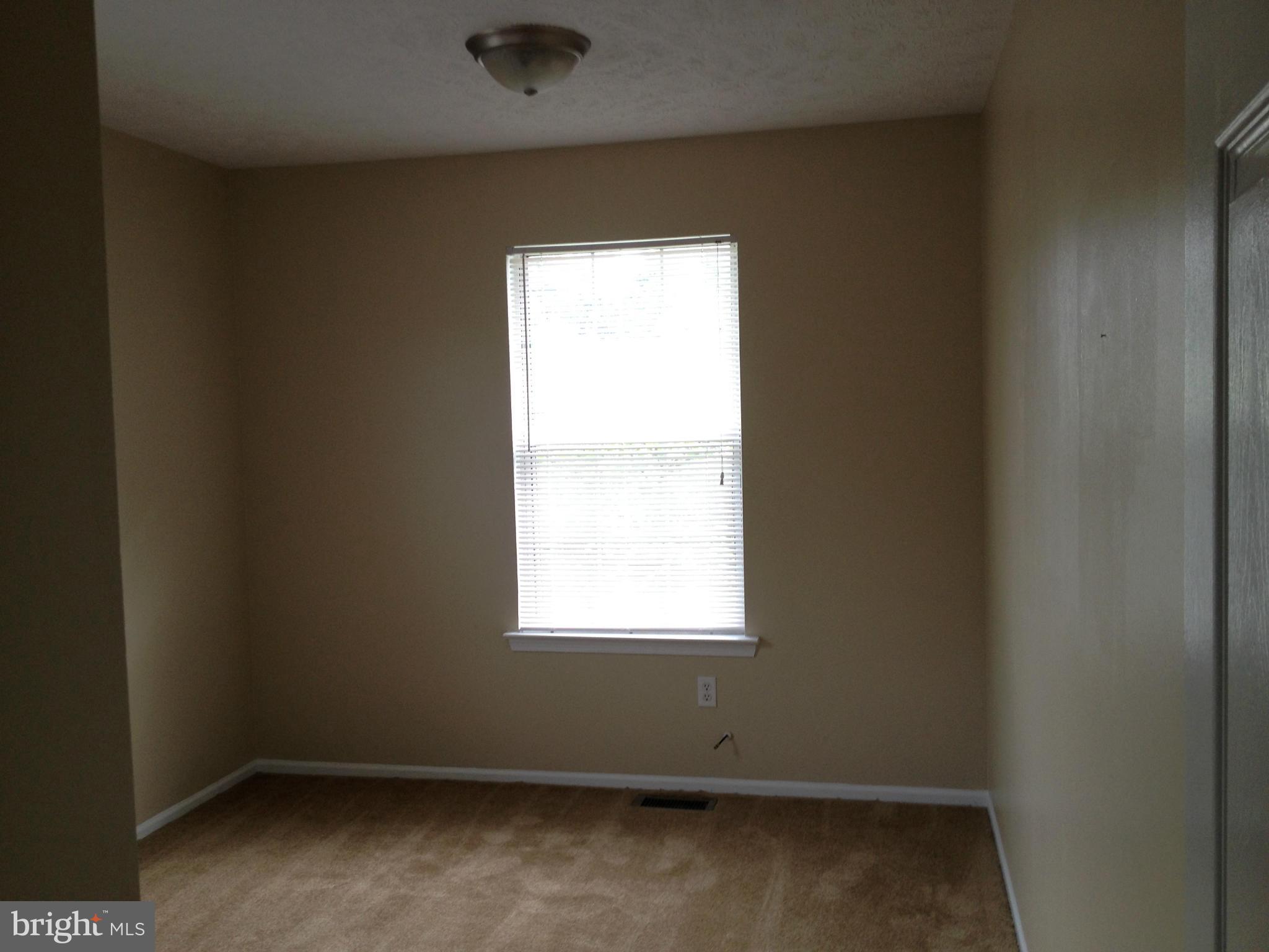 WESTBURY - Residential Lease