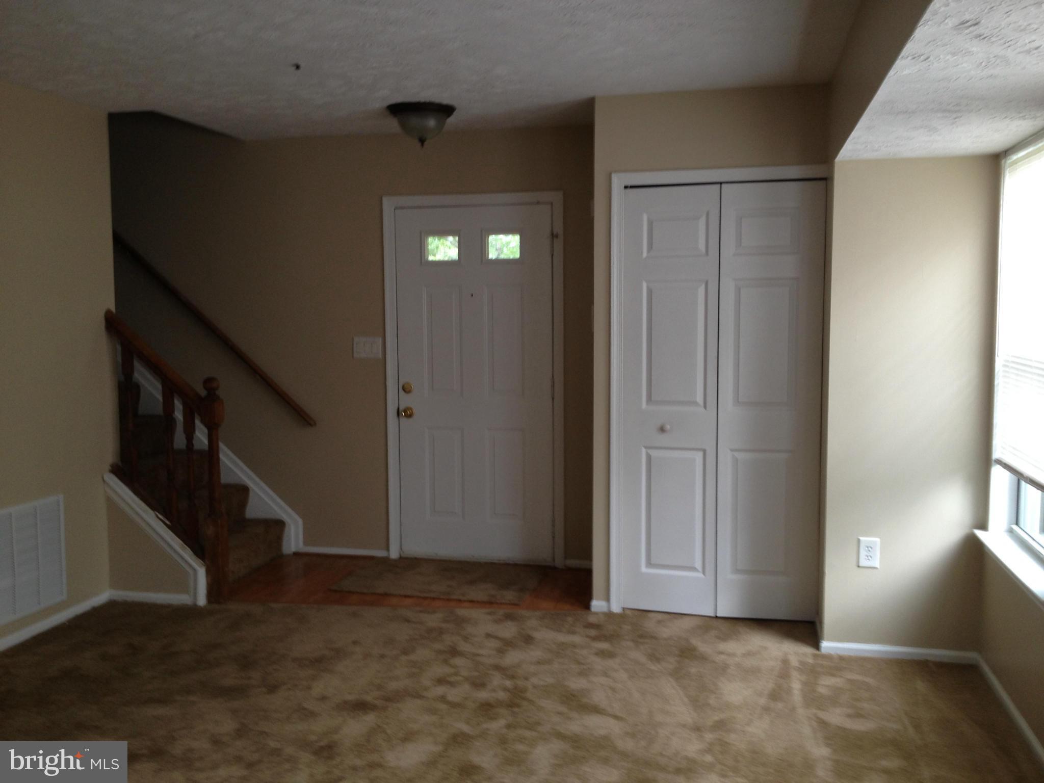 WESTBURY - Residential Lease