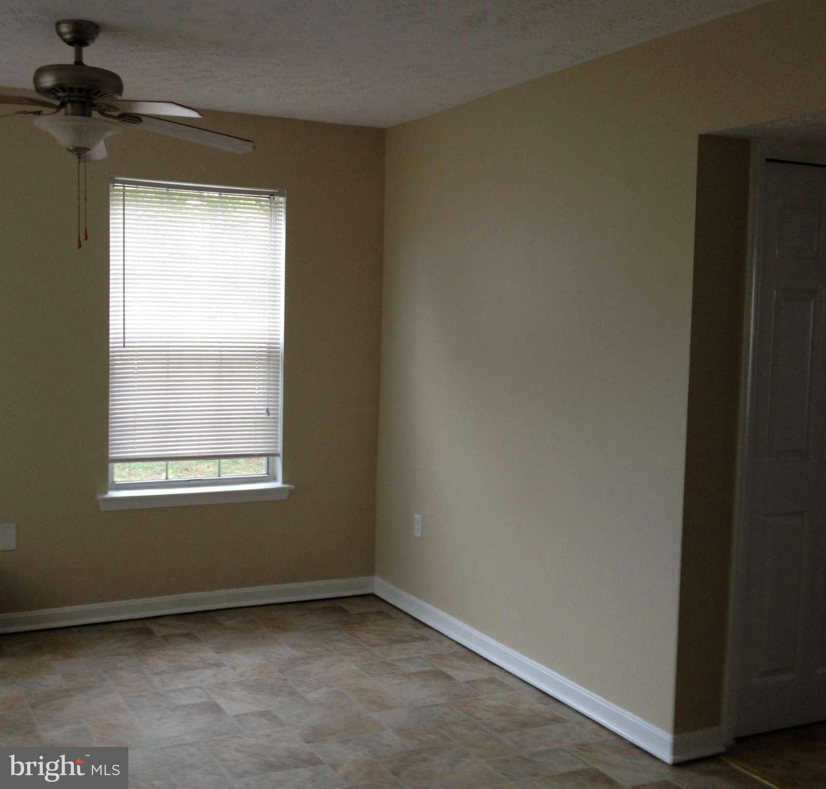 WESTBURY - Residential Lease