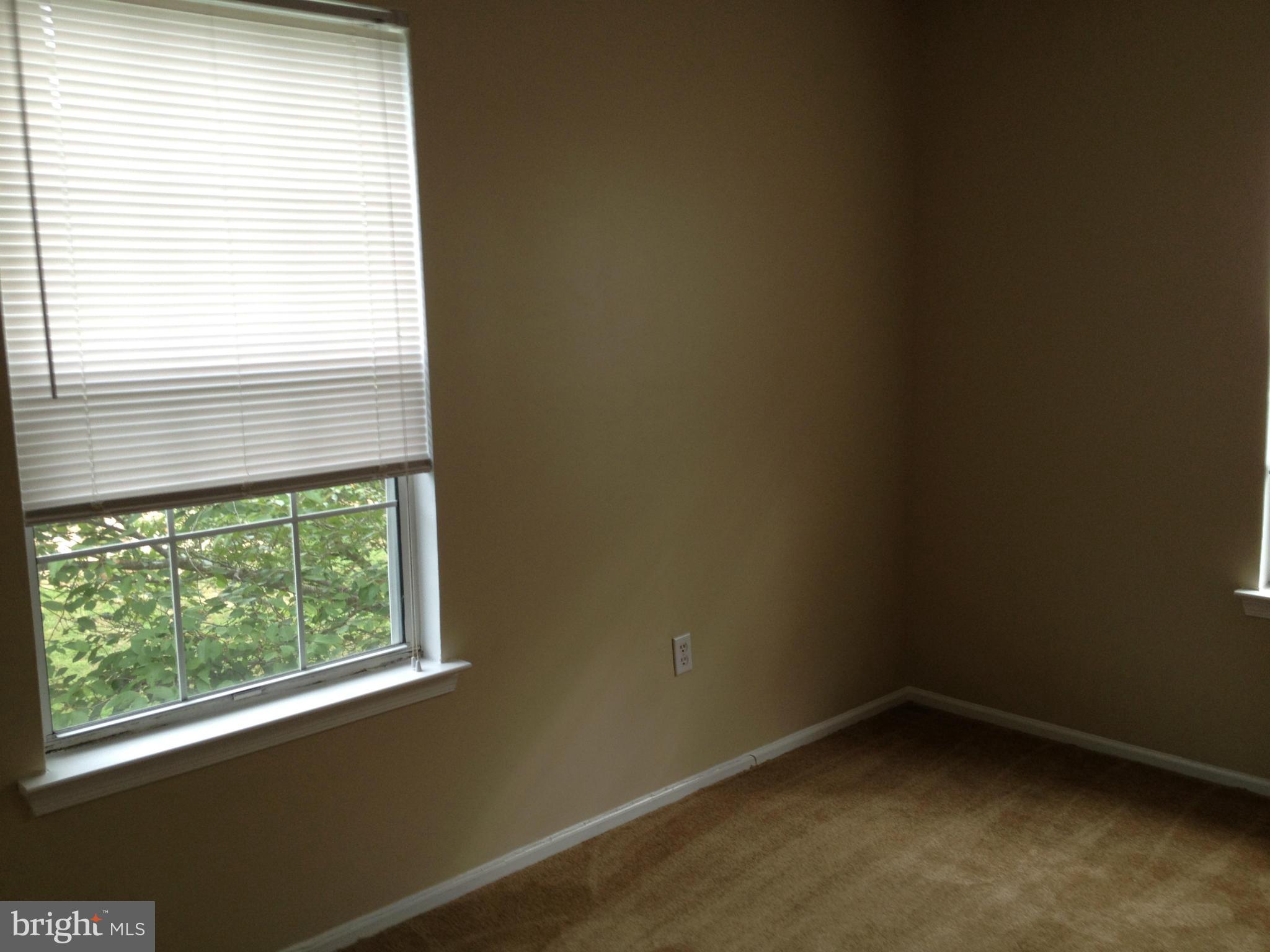 WESTBURY - Residential Lease