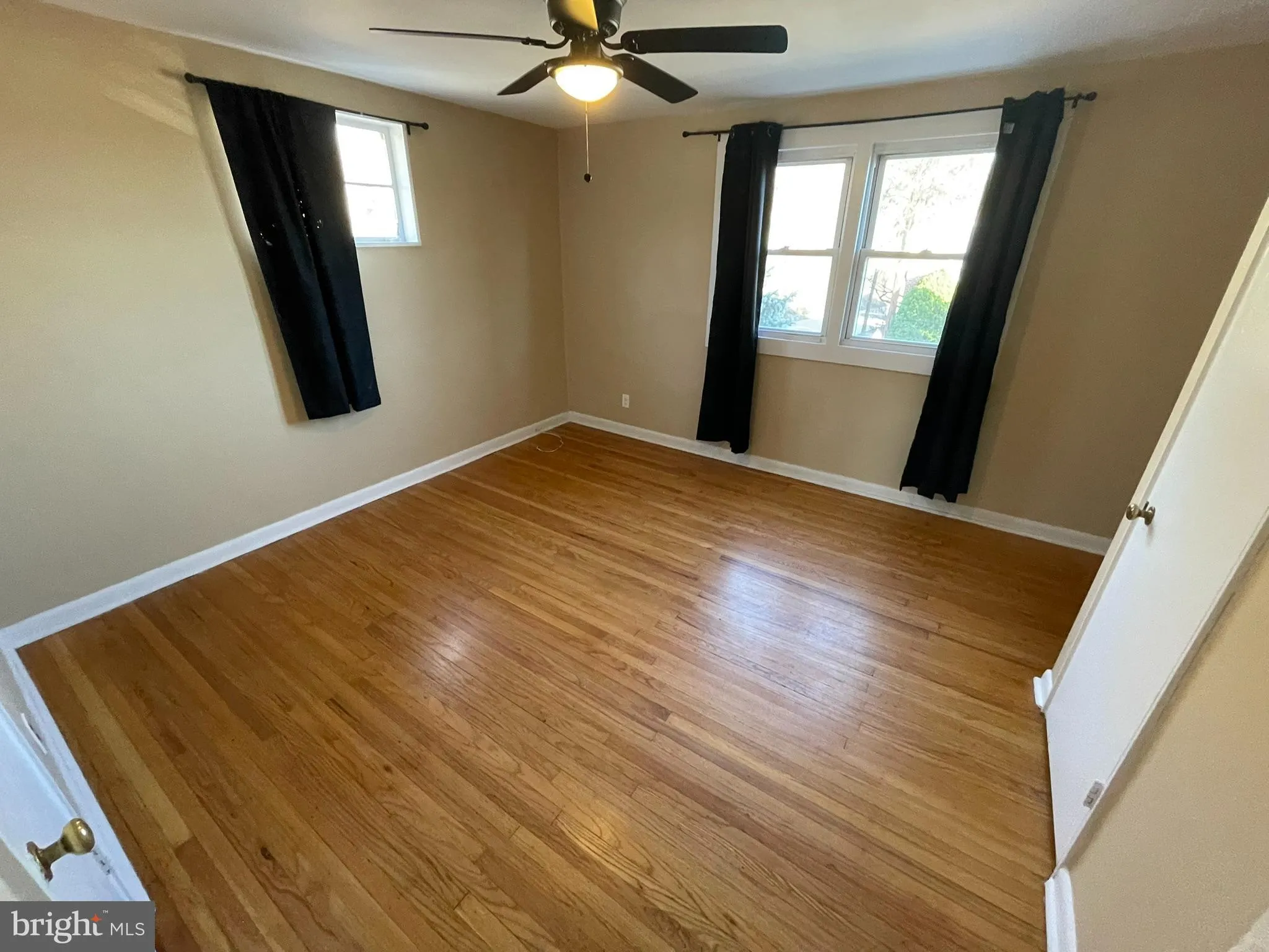Philadelphia, Pennsylvania 19129, United States, 3 Bedrooms Bedrooms, ,1 BathroomBathrooms,Residential,Active,86099