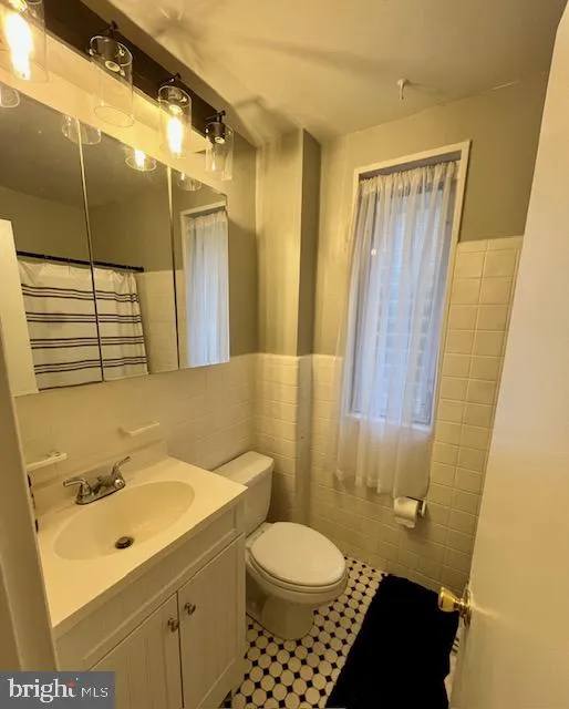 Philadelphia, Pennsylvania 19129, United States, 3 Bedrooms Bedrooms, ,1 BathroomBathrooms,Residential,Active,86099