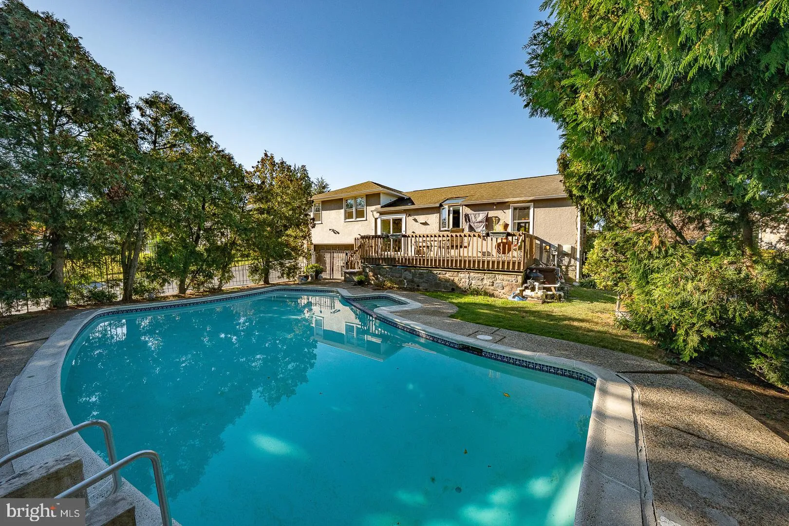 Havertown, Pennsylvania 19083, United States, 4 Bedrooms Bedrooms, ,3 BathroomsBathrooms,Residential,Coming Soon,220505