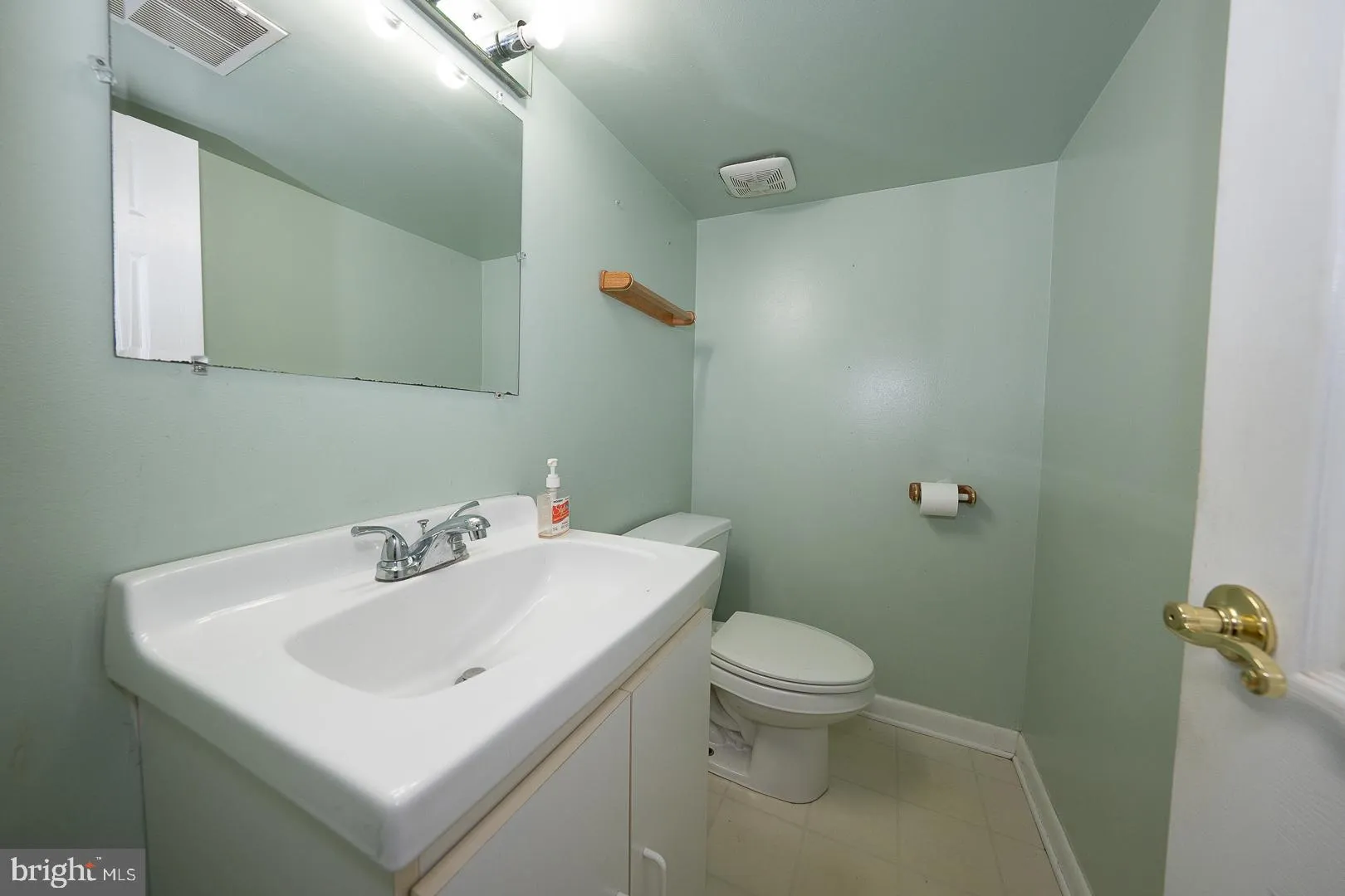 Havertown, Pennsylvania 19083, United States, 4 Bedrooms Bedrooms, ,3 BathroomsBathrooms,Residential,Coming Soon,220505