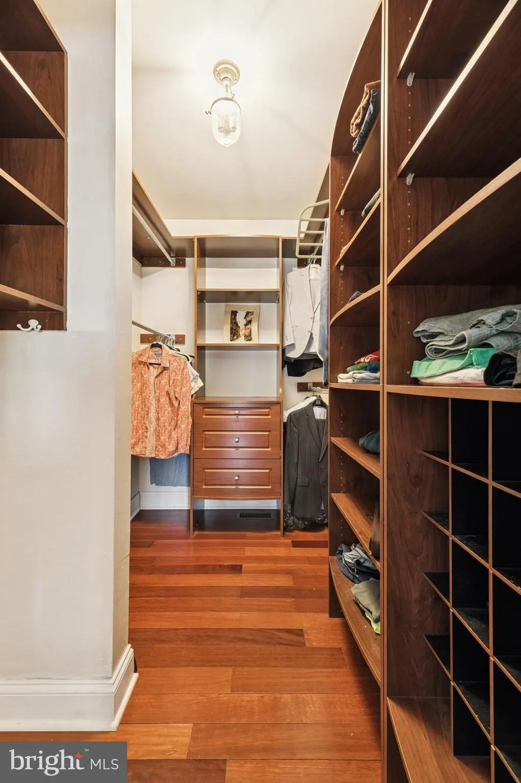 Princeton Junction, New Jersey 08550, United States, 4 Bedrooms Bedrooms, ,3 BathroomsBathrooms,Residential,Active,102025