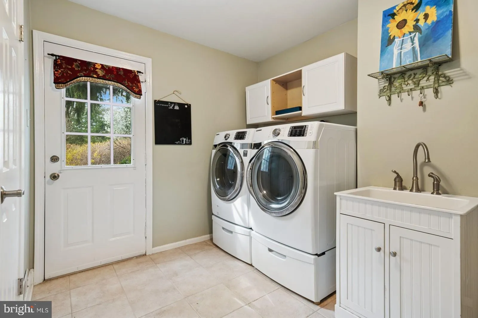 Princeton Junction, New Jersey 08550, United States, 4 Bedrooms Bedrooms, ,3 BathroomsBathrooms,Residential,Active,102025