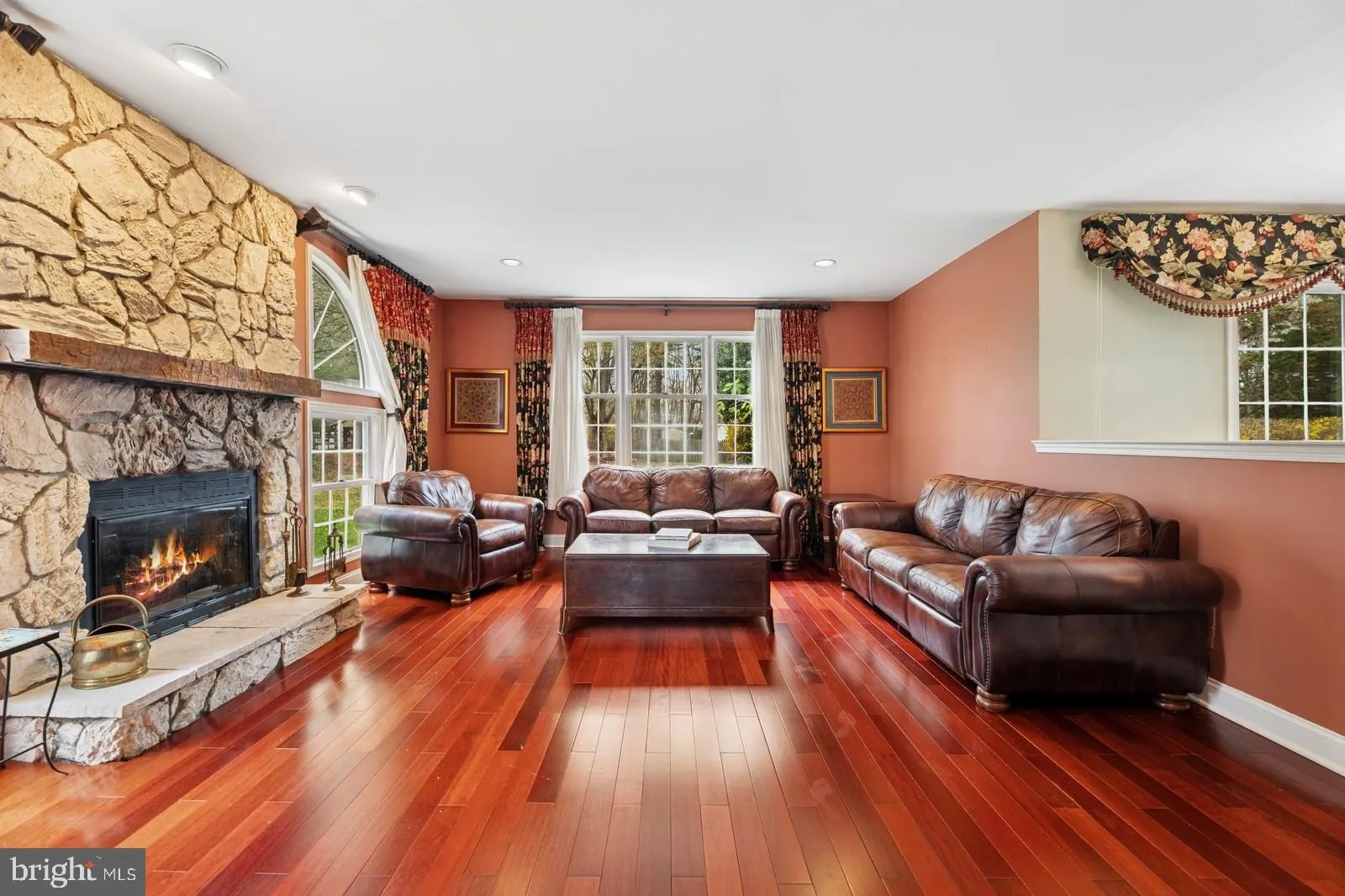 Princeton Junction, New Jersey 08550, United States, 4 Bedrooms Bedrooms, ,3 BathroomsBathrooms,Residential,Active,102025