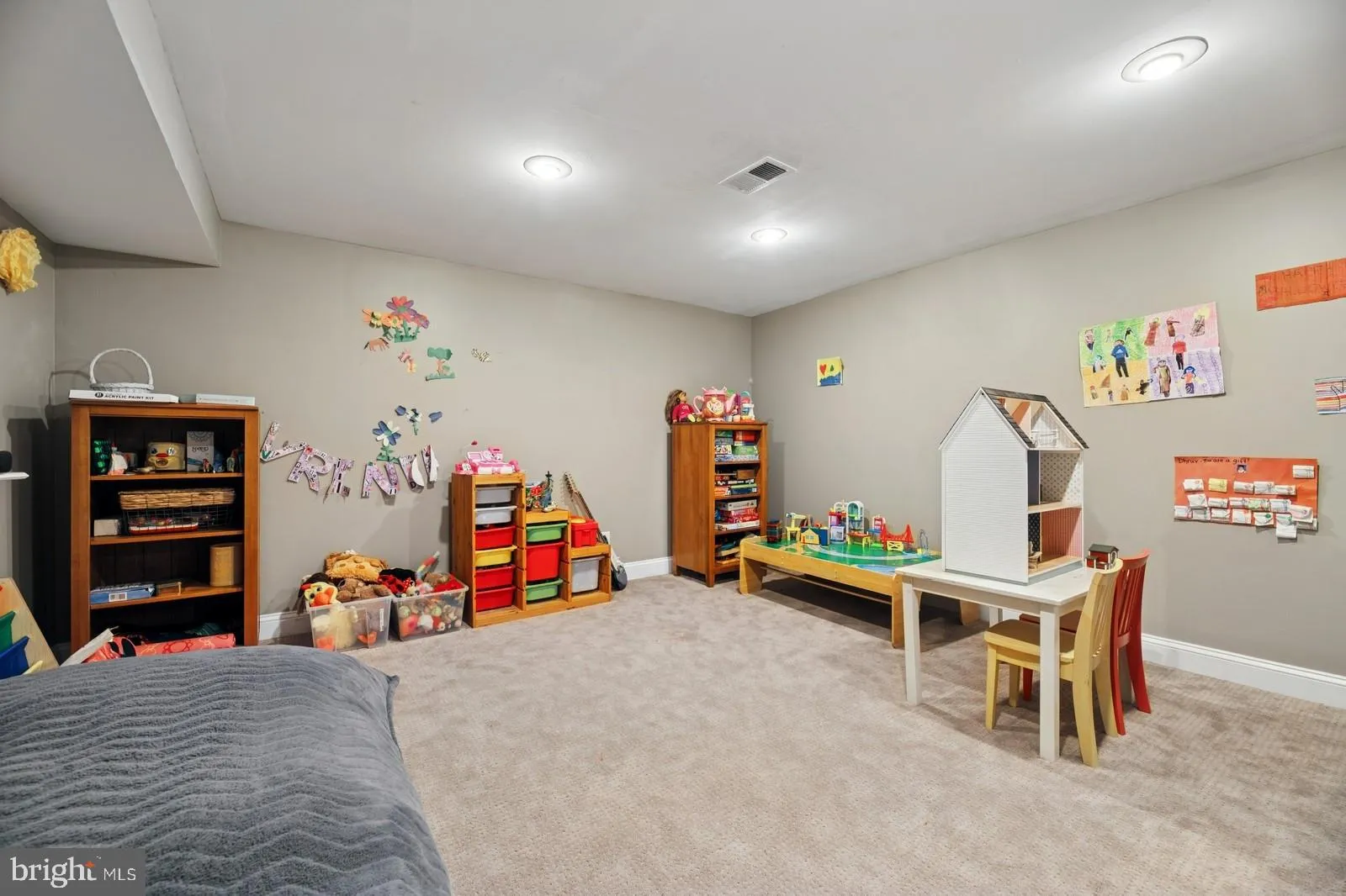 Princeton Junction, New Jersey 08550, United States, 4 Bedrooms Bedrooms, ,3 BathroomsBathrooms,Residential,Active,102025