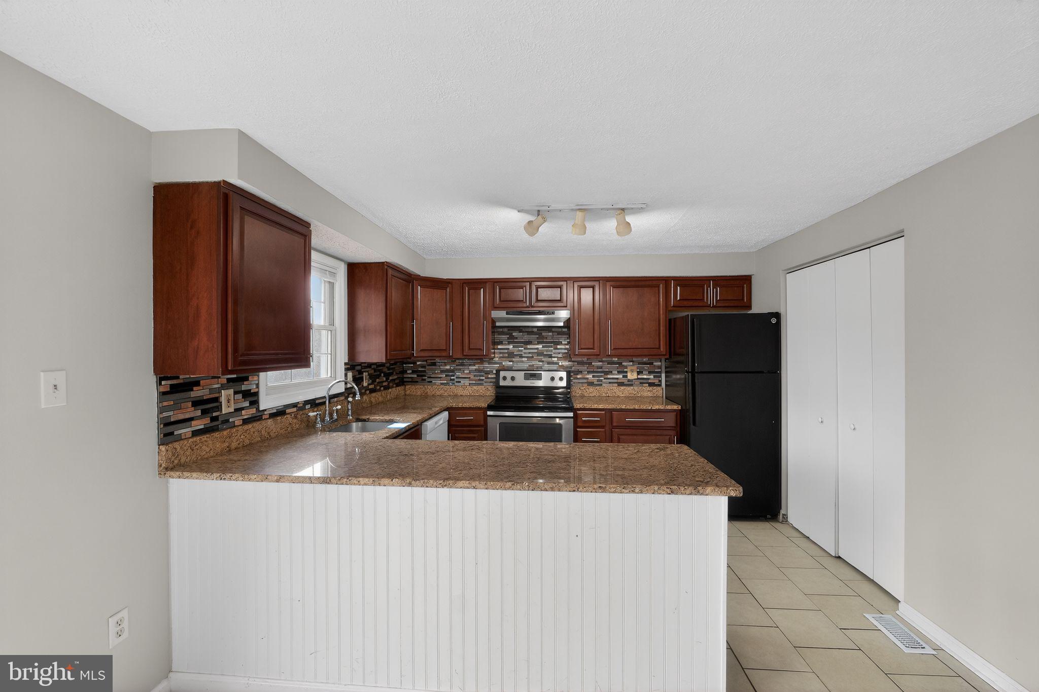 FAIRBROOK - Residential