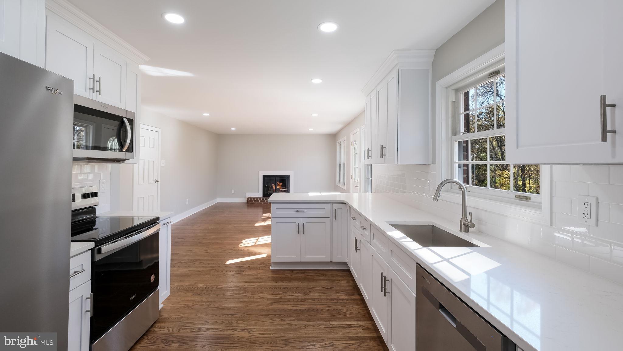 FOX VALLEY - Residential