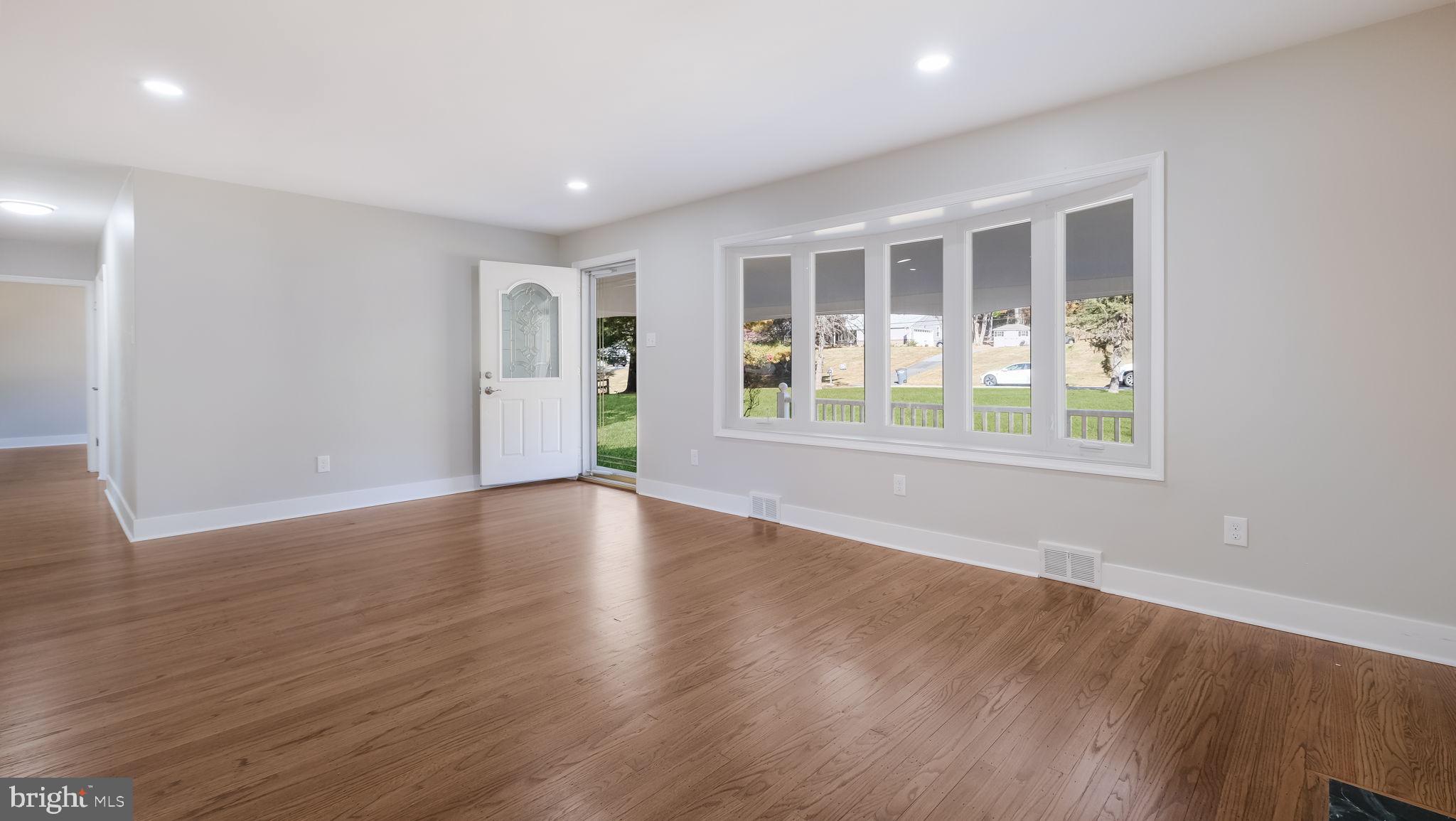 FOX VALLEY - Residential