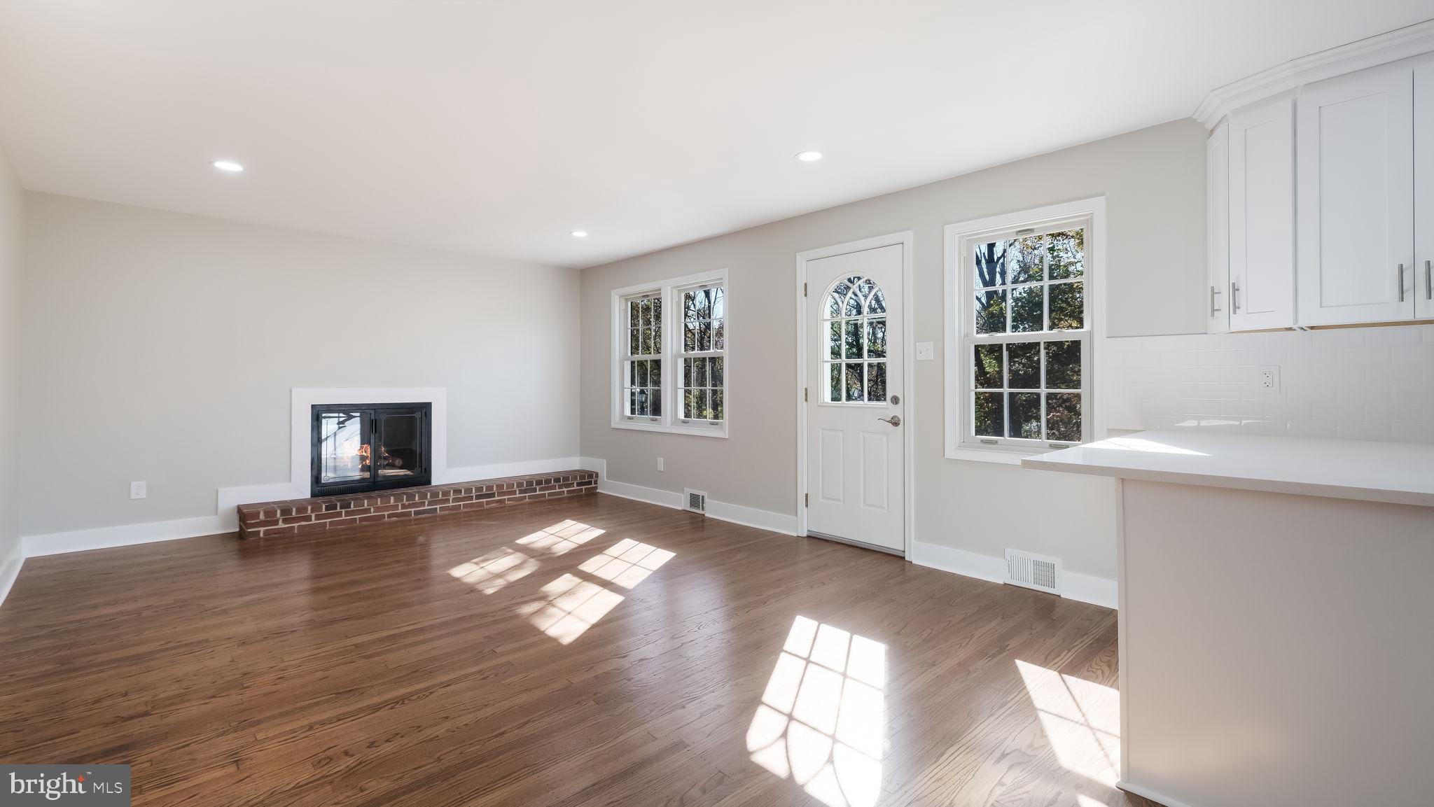 FOX VALLEY - Residential