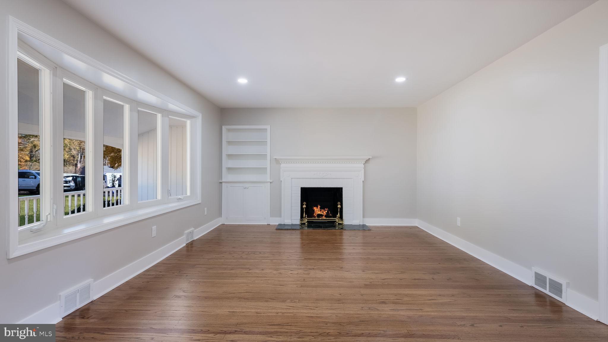 FOX VALLEY - Residential