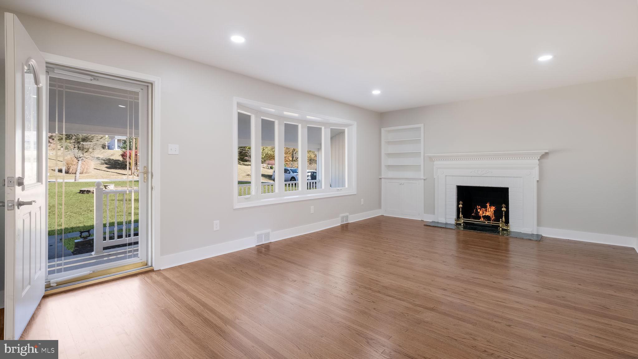 FOX VALLEY - Residential