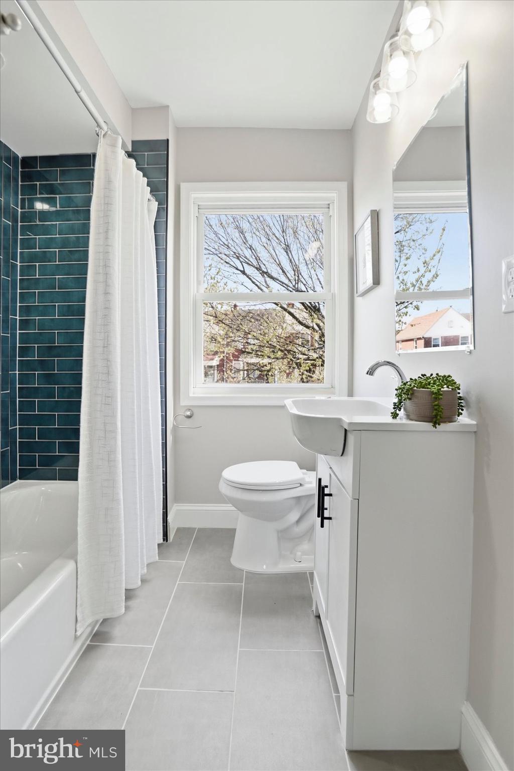 NORTHWOOD - Residential