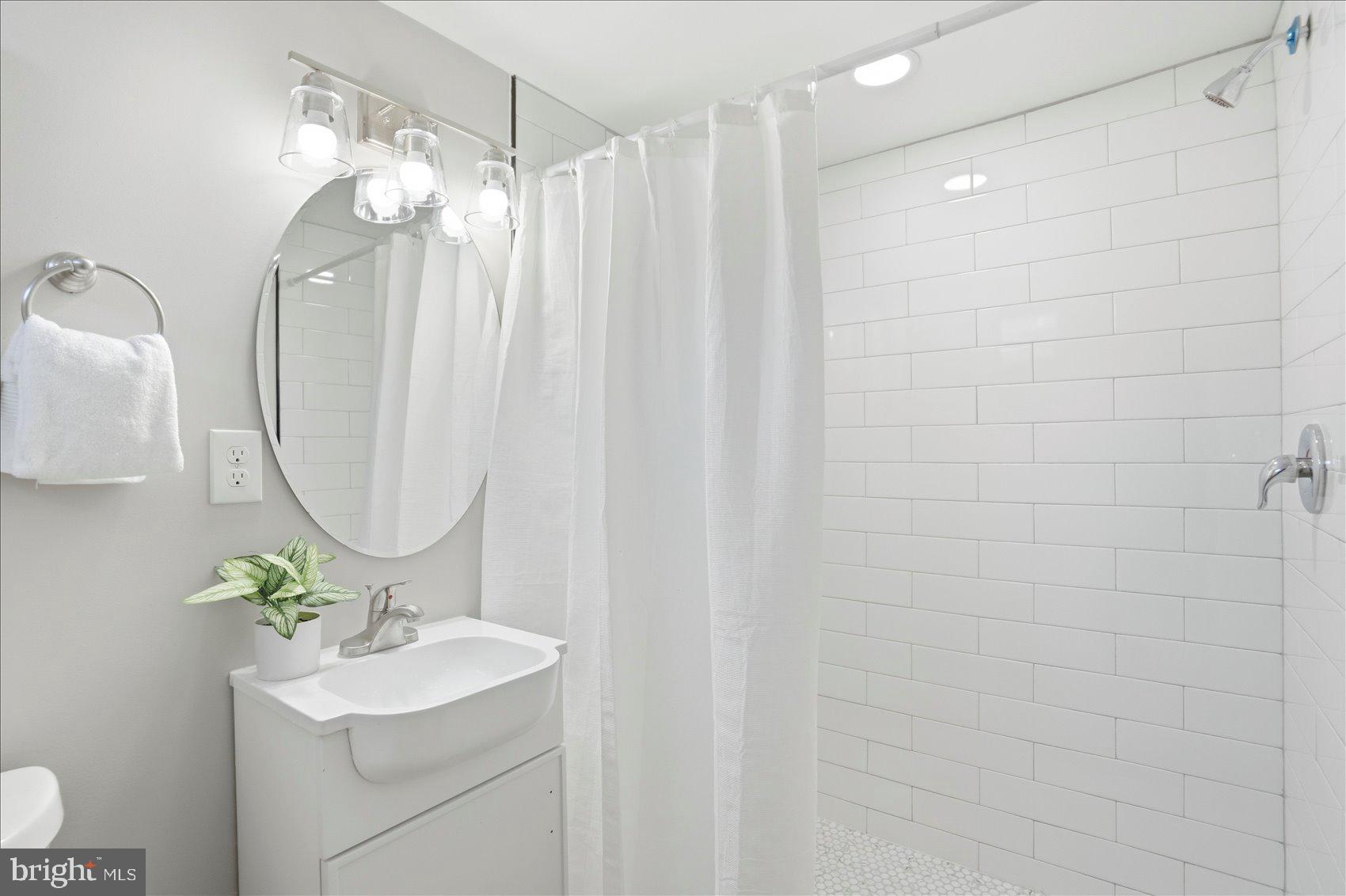 NORTHWOOD - Residential