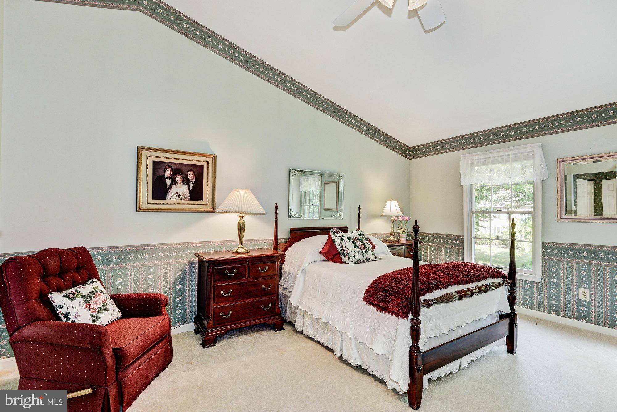 MCKENZIE MEADOWS - Residential