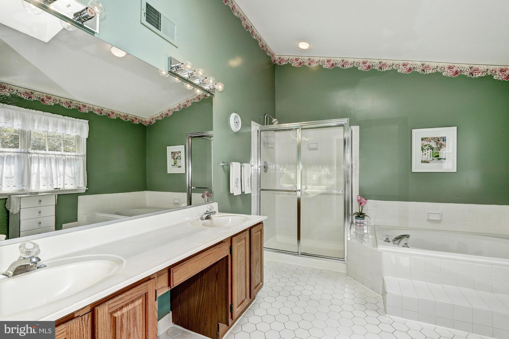 MCKENZIE MEADOWS - Residential