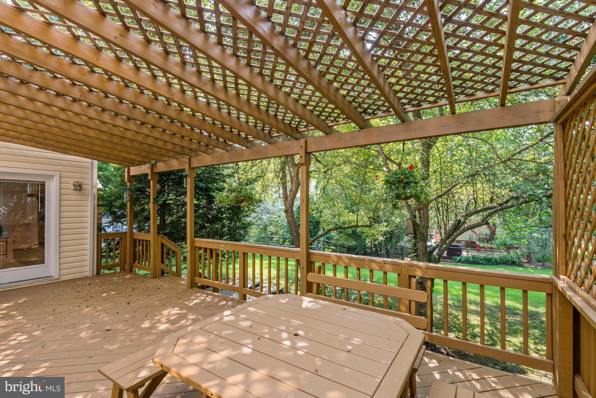 MCKENZIE MEADOWS - Residential