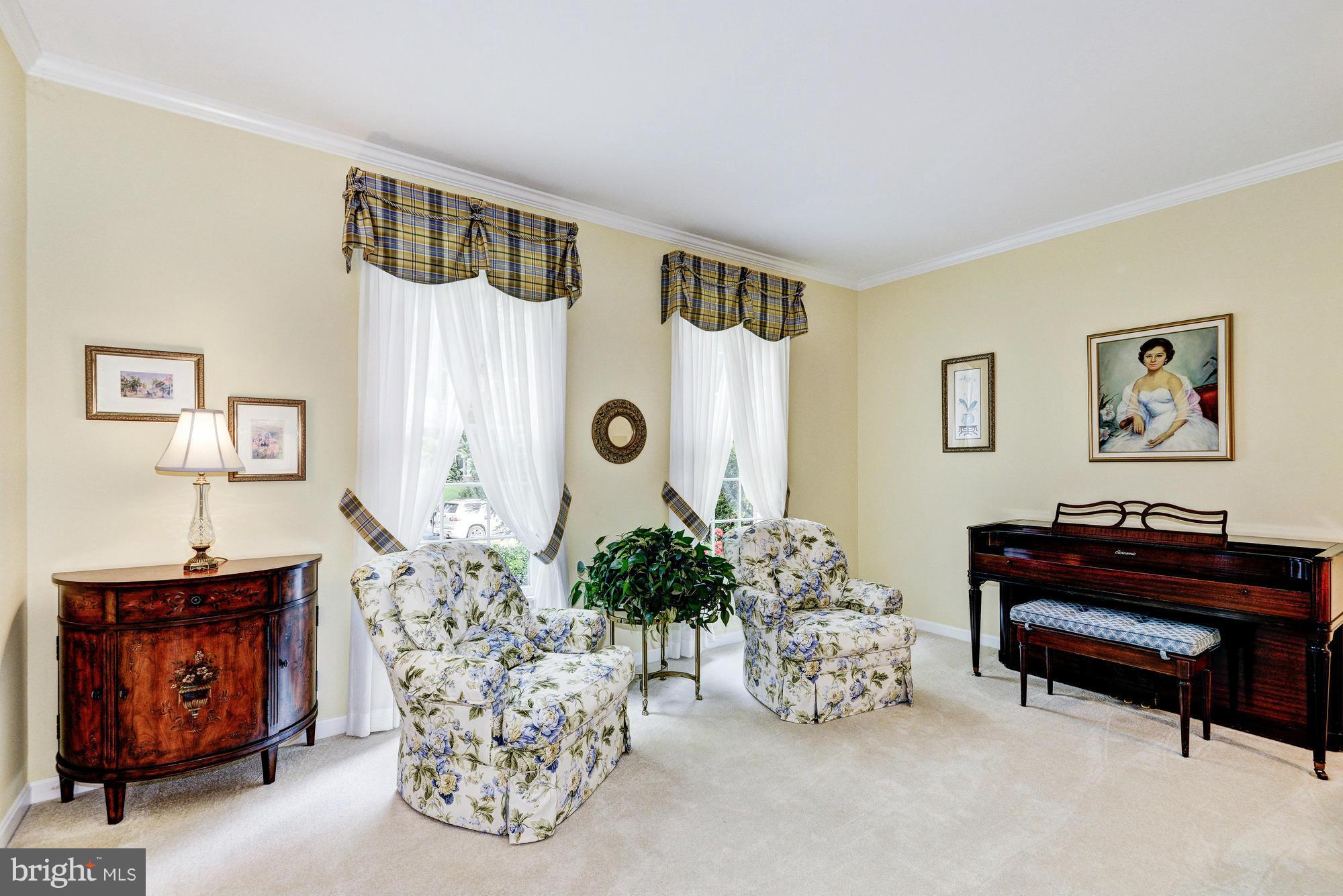 MCKENZIE MEADOWS - Residential