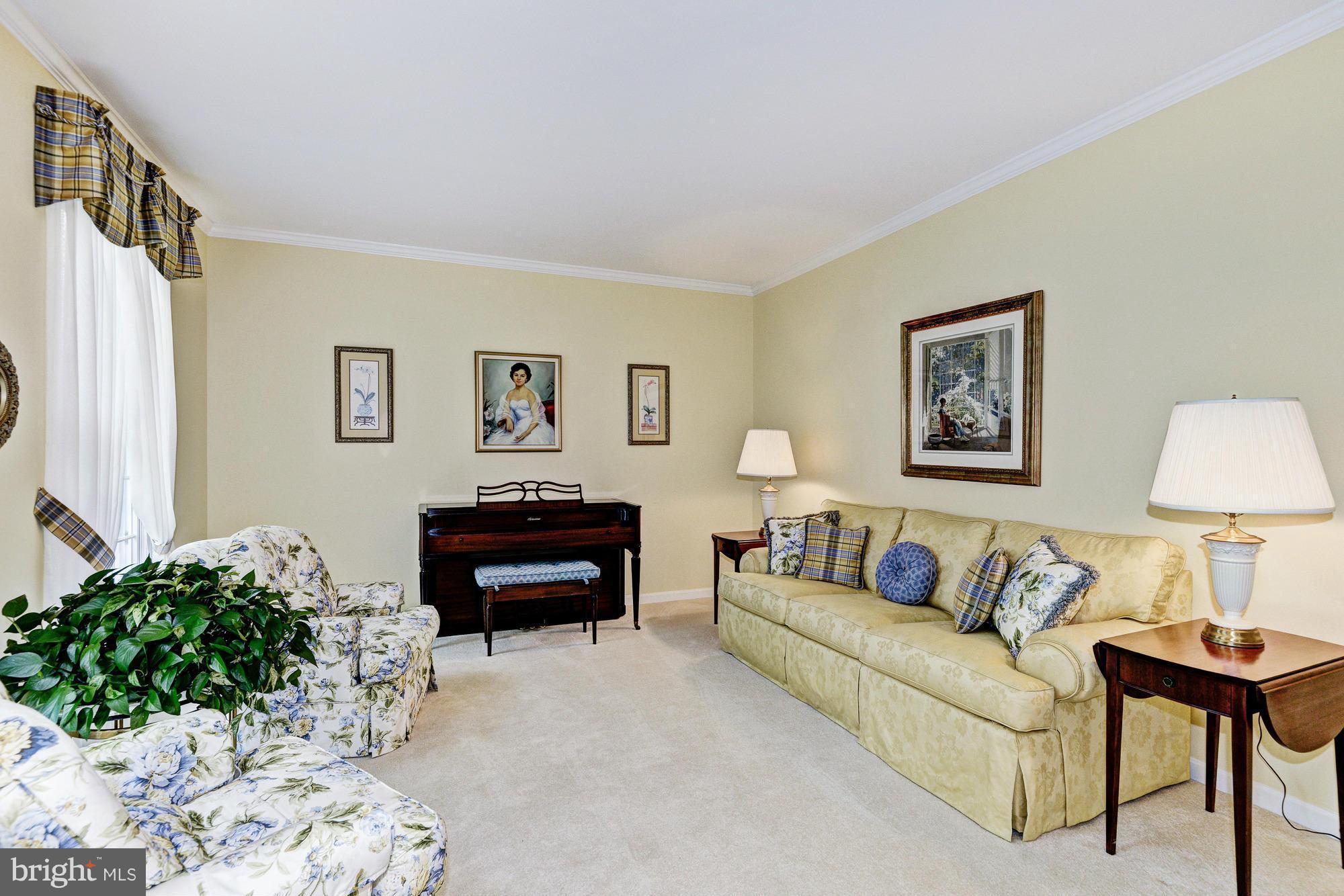 MCKENZIE MEADOWS - Residential