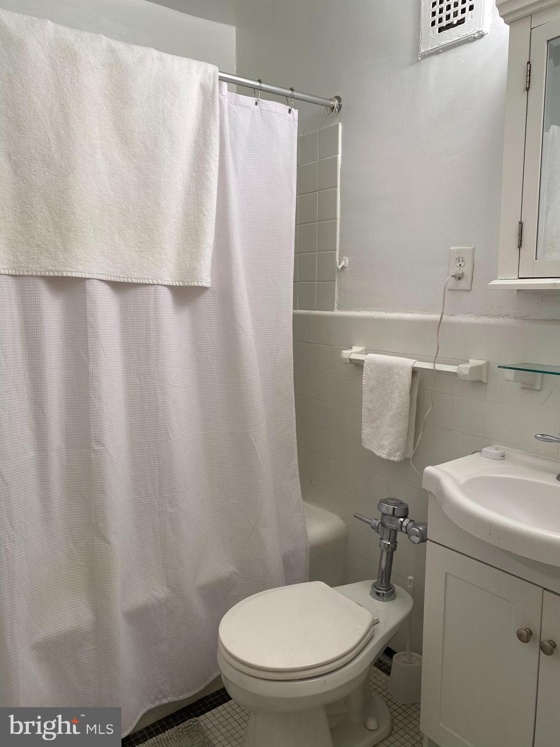 RITTENHOUSE SQUARE - Residential Lease