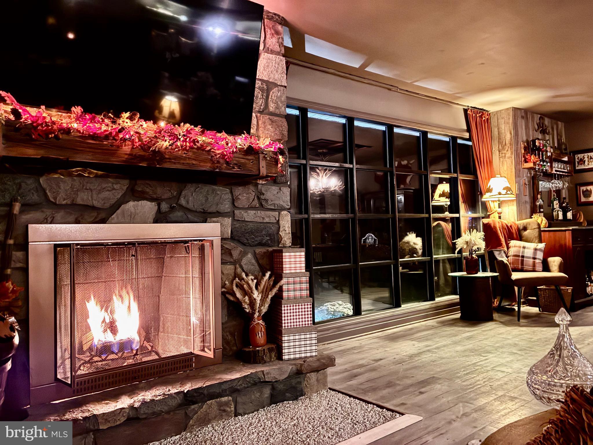 GREENE KNOLLS - Residential