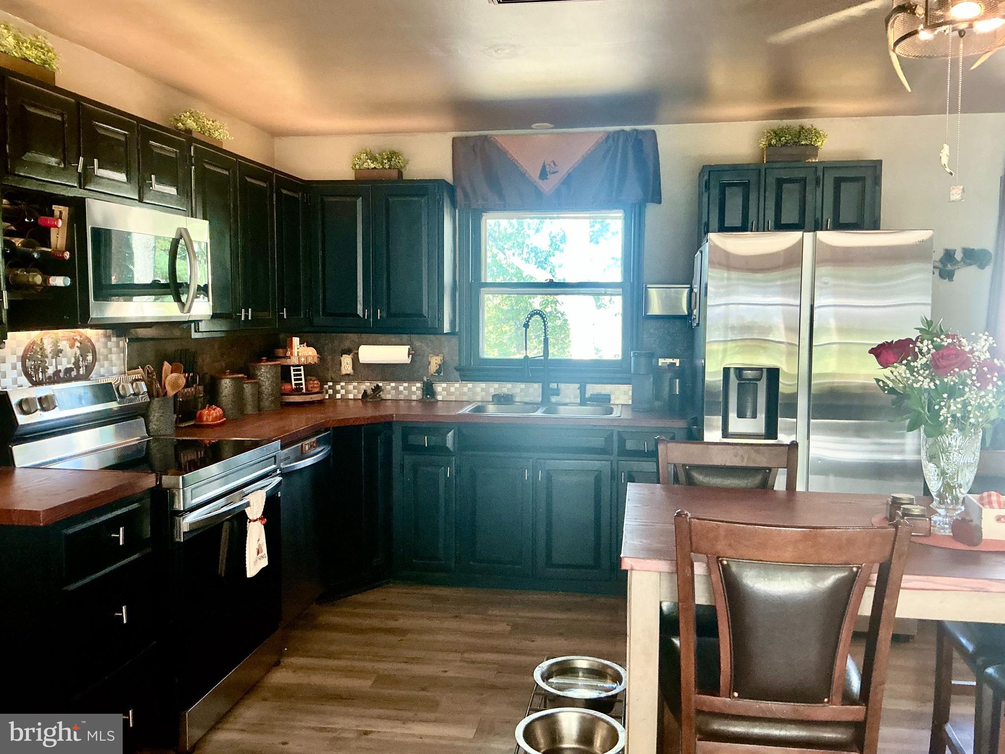 GREENE KNOLLS - Residential