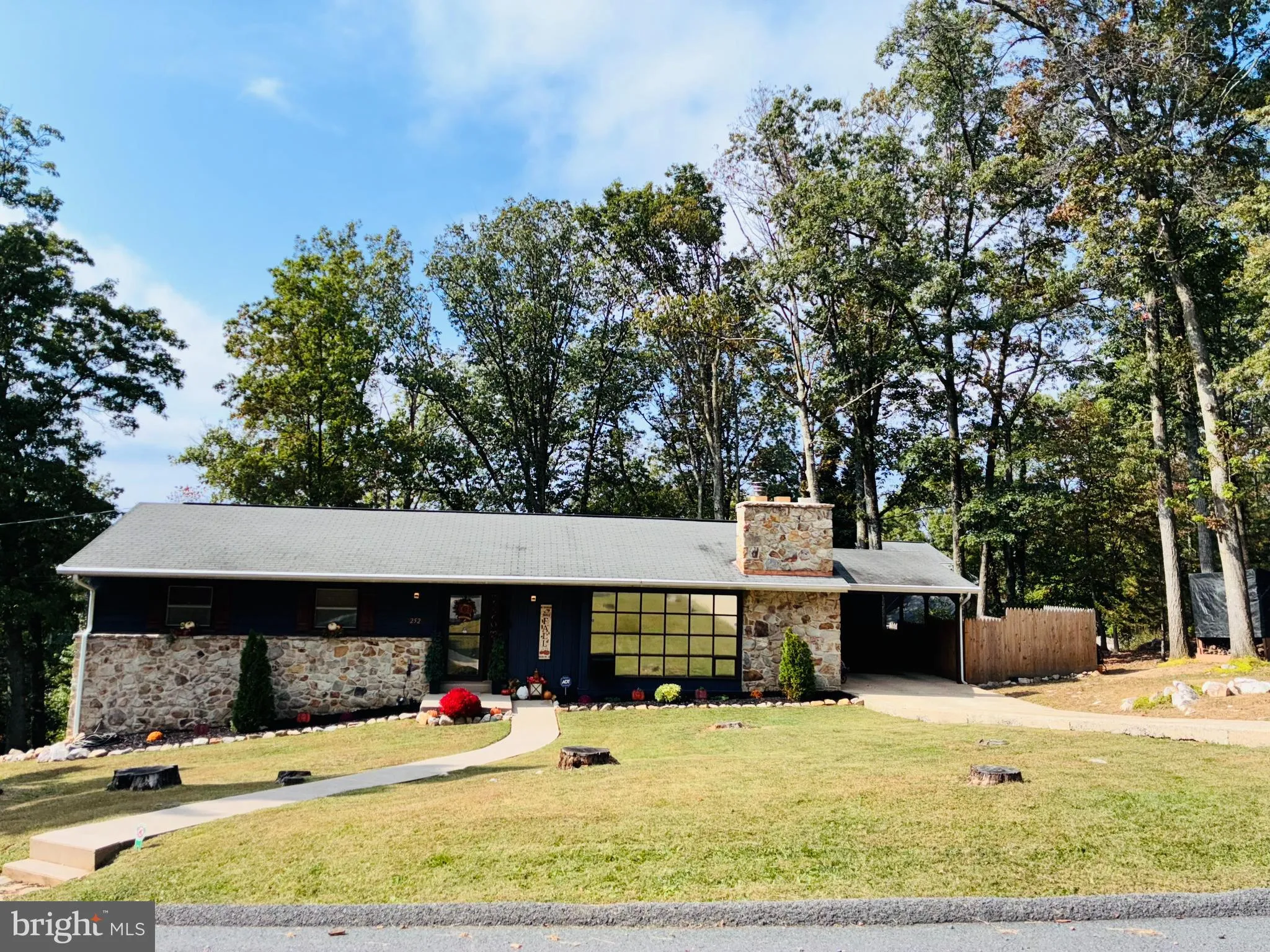 Fayetteville, Pennsylvania 17222, United States, 3 Bedrooms Bedrooms, ,2 BathroomsBathrooms,Residential,Active,215952