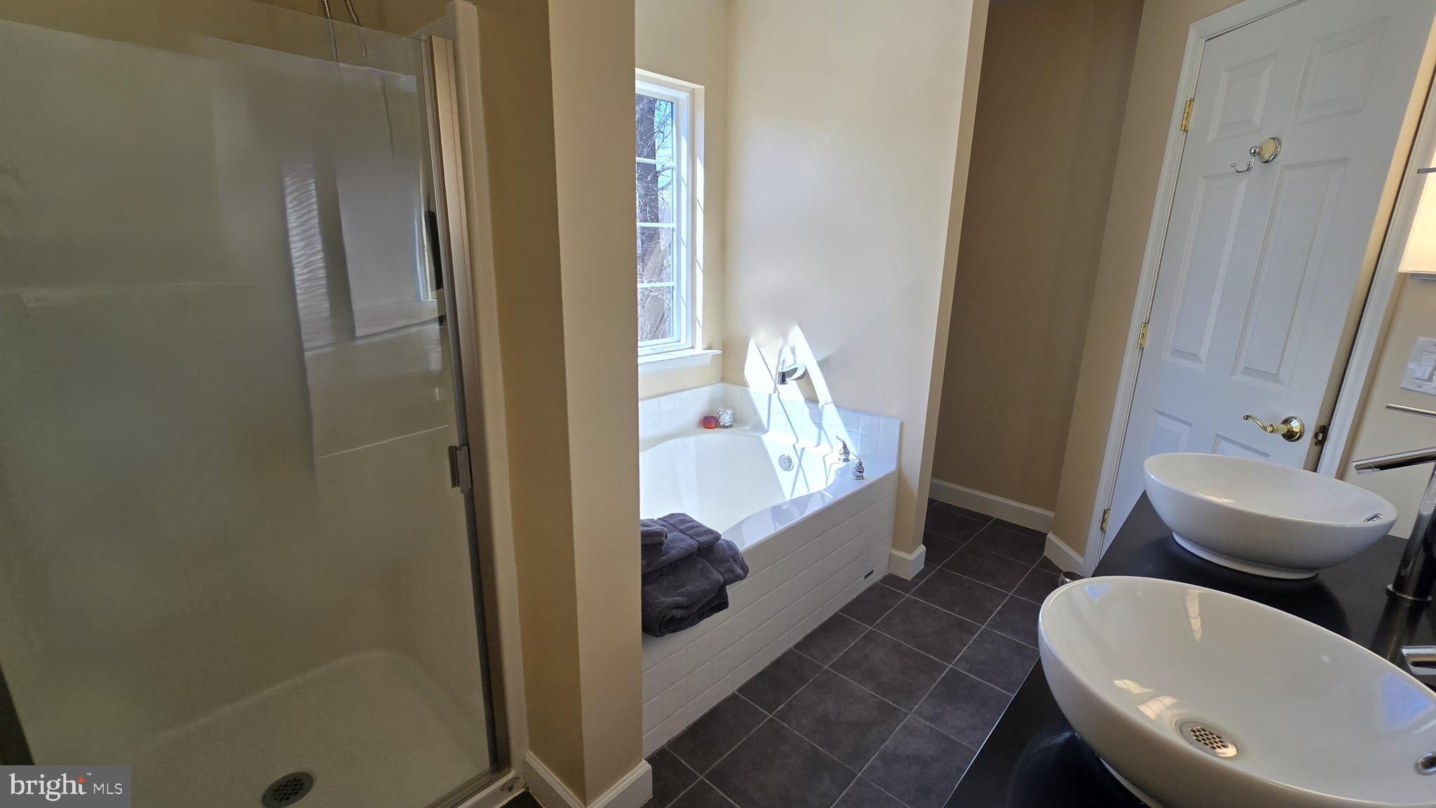 ACADEMY HILLS - Residential