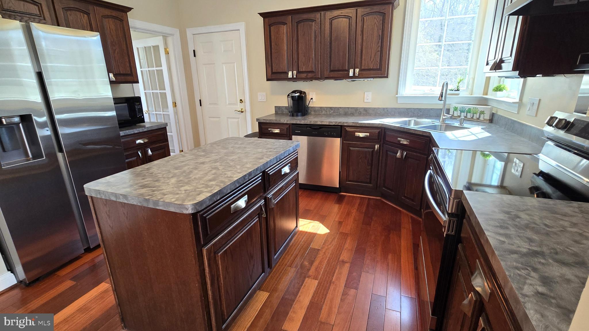 ACADEMY HILLS - Residential