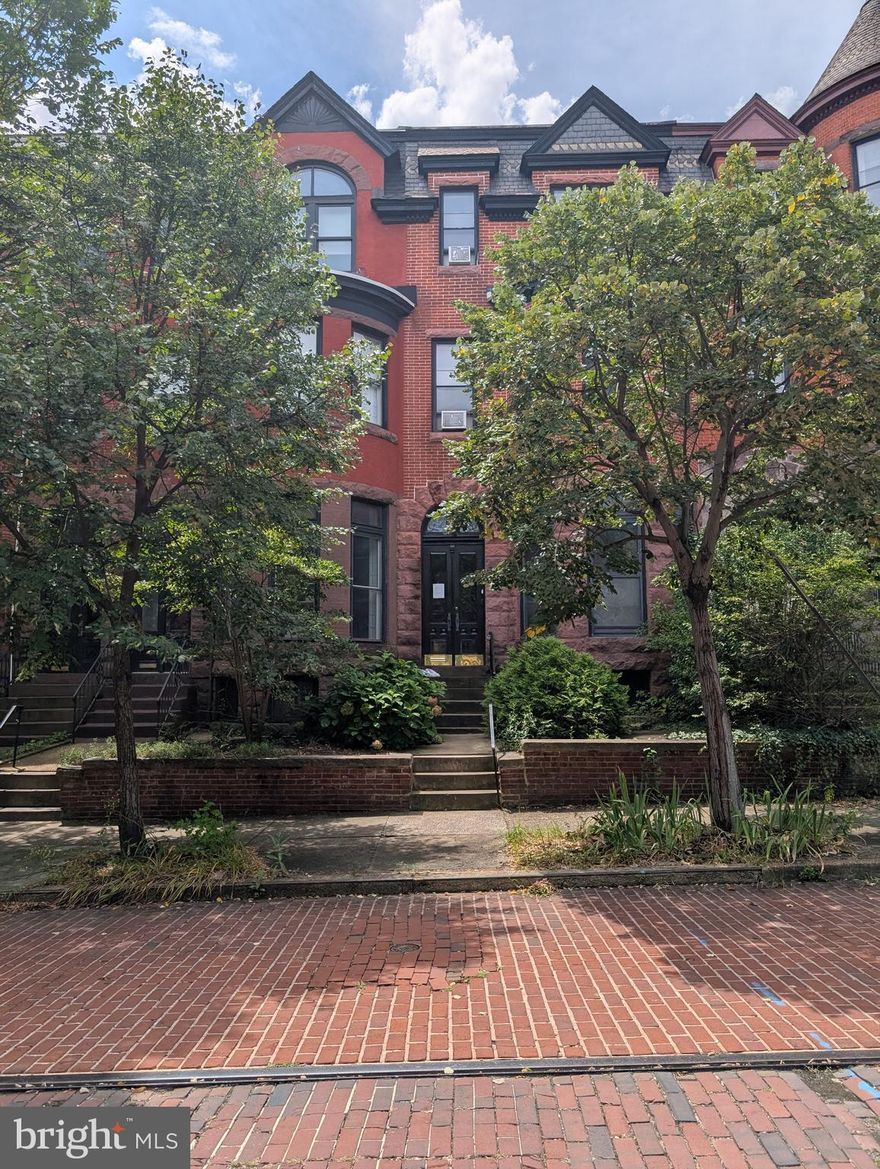 Well-maintained, two-unit apartment home with a different floor plan than most would expect.  While the main entrance to each unit is by way of the front door hallway, each unit is divided separately.  The rear apartment has no front bedroom, as it is located in the middle of the house on the second level with another situated to the rear. Except for water, all utilities are separately metered.  The one-car garage is currently unused, with one unit occupied and the other vacant.