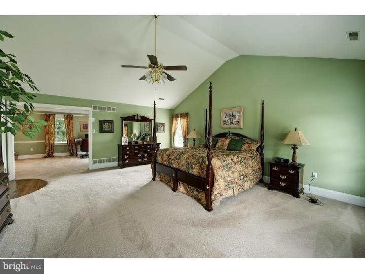 HIDDEN LAKE - Residential