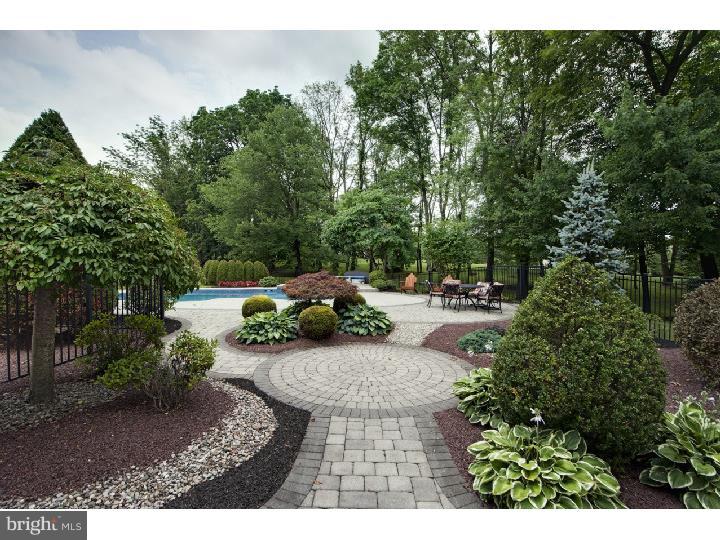 HIDDEN LAKE - Residential