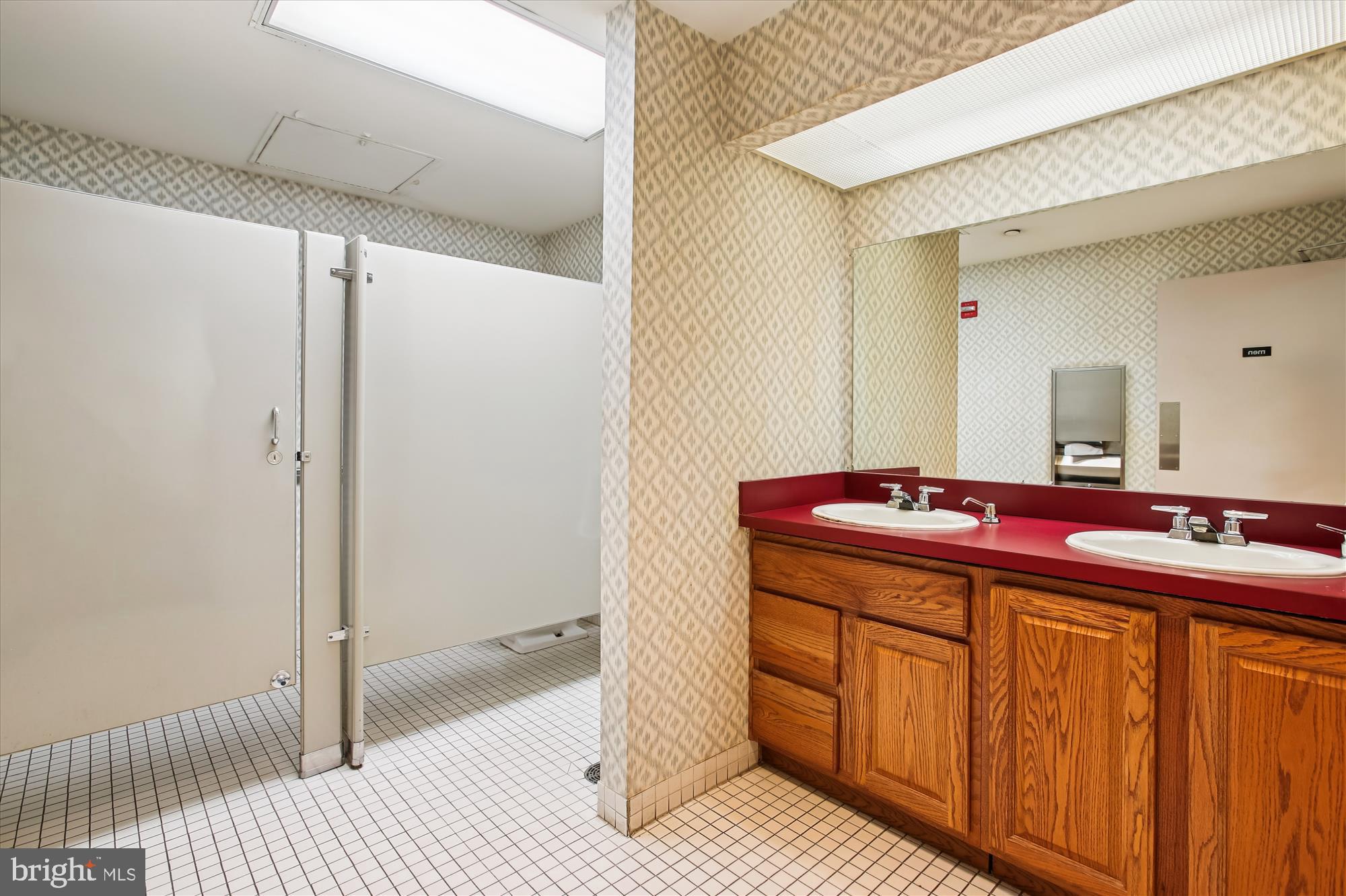 OLD TOWN ALEXANDRIA - Commercial Lease